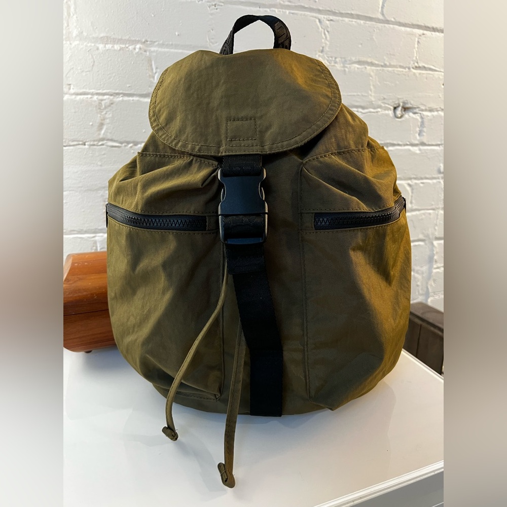 BAGGU Sport Backpack in Seaweed